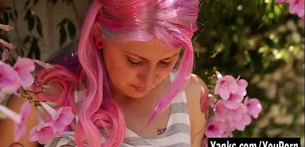  Pink Haired Yanks Zahra Toying Her Pussy